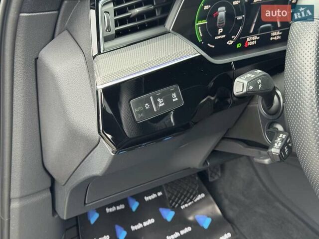 Черный Ауди E-Tron, объемом двигателя 0 л и пробегом 82 тыс. км за 39900 $, фото 15 на Automoto.ua