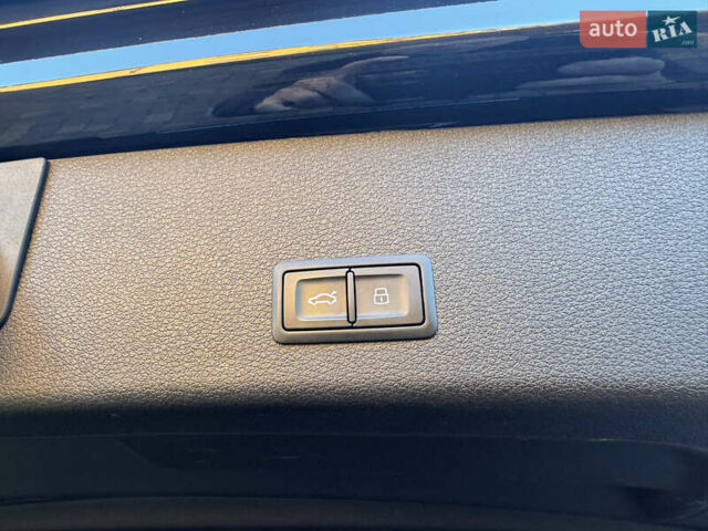 Черный Ауди E-Tron, объемом двигателя 0 л и пробегом 129 тыс. км за 27777 $, фото 39 на Automoto.ua