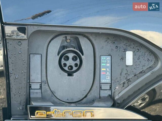 Черный Ауди E-Tron, объемом двигателя 0 л и пробегом 80 тыс. км за 34500 $, фото 42 на Automoto.ua