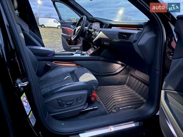 Чорний Ауді E-Tron, об'ємом двигуна 0 л та пробігом 103 тис. км за 36600 $, фото 27 на Automoto.ua