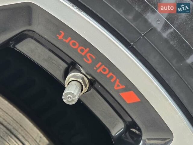 Чорний Ауді E-Tron, об'ємом двигуна 0 л та пробігом 61 тис. км за 47777 $, фото 26 на Automoto.ua