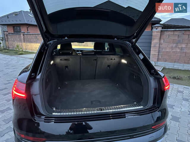 Черный Ауди E-Tron, объемом двигателя 0 л и пробегом 35 тыс. км за 41700 $, фото 22 на Automoto.ua