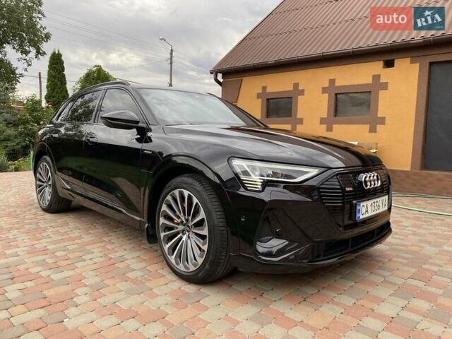 Черный Ауди E-Tron, объемом двигателя 0 л и пробегом 101 тыс. км за 38777 $, фото 3 на Automoto.ua