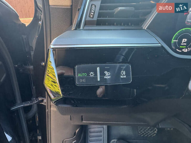 Черный Ауди E-Tron, объемом двигателя 0 л и пробегом 129 тыс. км за 27499 $, фото 32 на Automoto.ua