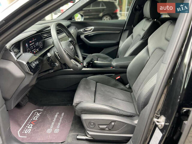 Черный Ауди E-Tron, объемом двигателя 0 л и пробегом 31 тыс. км за 45500 $, фото 25 на Automoto.ua