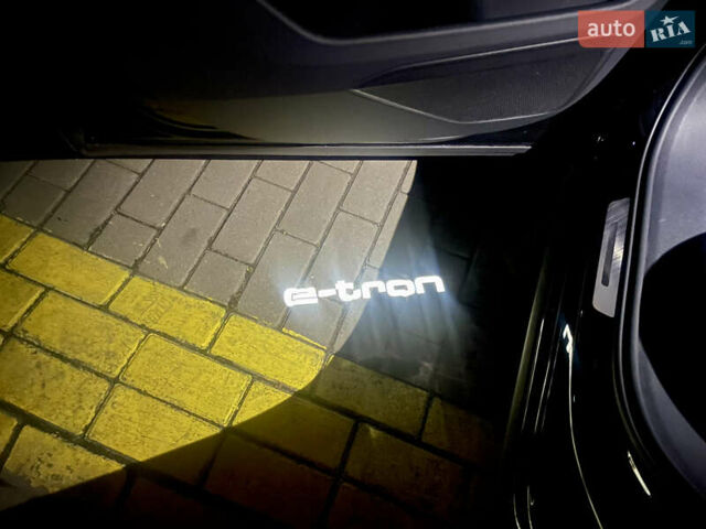 Черный Ауди E-Tron, объемом двигателя 0 л и пробегом 39 тыс. км за 39950 $, фото 34 на Automoto.ua