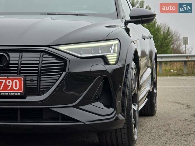 Чорний Ауді E-Tron, об'ємом двигуна 0 л та пробігом 61 тис. км за 47777 $, фото 16 на Automoto.ua