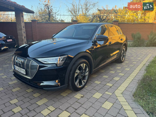 Черный Ауди E-Tron, объемом двигателя 0 л и пробегом 129 тыс. км за 27499 $, фото 8 на Automoto.ua