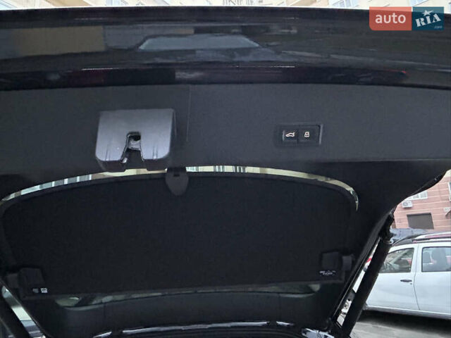 Чорний Ауді E-Tron, об'ємом двигуна 0 л та пробігом 42 тис. км за 54700 $, фото 13 на Automoto.ua