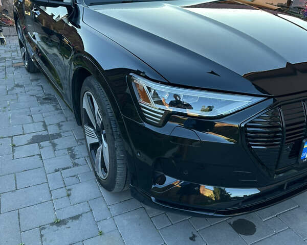 Черный Ауди E-Tron, объемом двигателя 0 л и пробегом 38 тыс. км за 35500 $, фото 1 на Automoto.ua