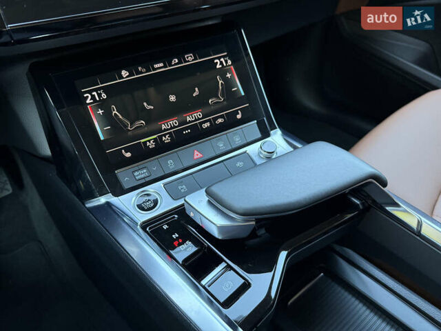 Чорний Ауді E-Tron, об'ємом двигуна 0 л та пробігом 79 тис. км за 29999 $, фото 66 на Automoto.ua