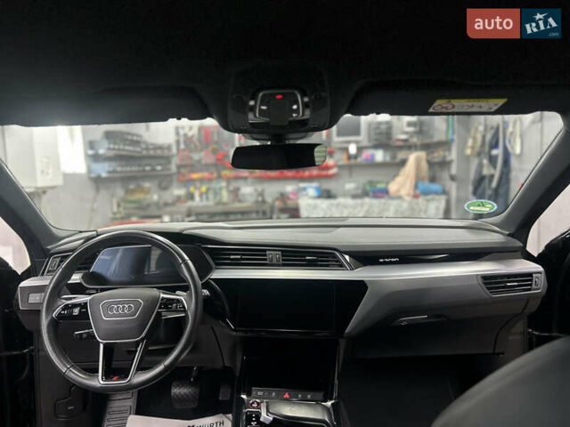 Чорний Ауді E-Tron, об'ємом двигуна 0 л та пробігом 57 тис. км за 41500 $, фото 16 на Automoto.ua