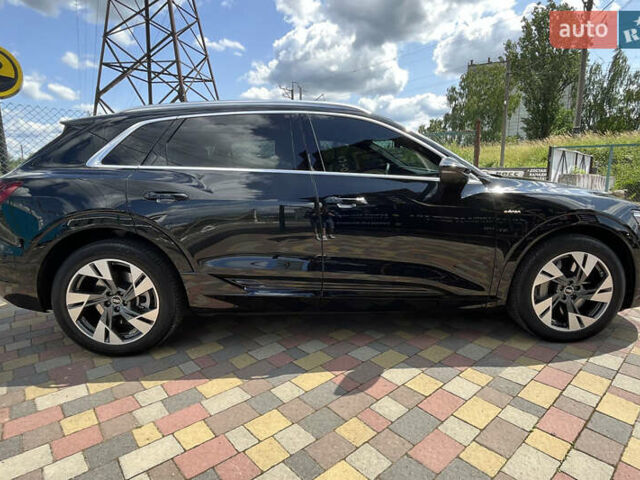 Черный Ауди E-Tron, объемом двигателя 0 л и пробегом 46 тыс. км за 39000 $, фото 7 на Automoto.ua