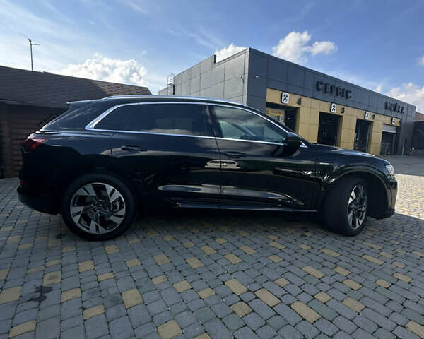 Черный Ауди E-Tron, объемом двигателя 0 л и пробегом 45 тыс. км за 30800 $, фото 9 на Automoto.ua