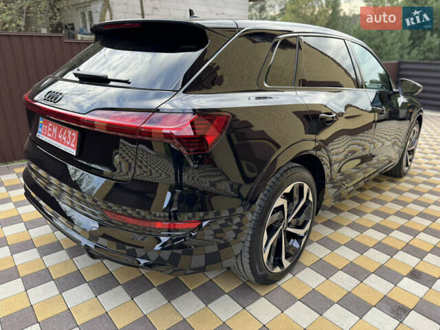 Черный Ауди E-Tron, объемом двигателя 0 л и пробегом 38 тыс. км за 41999 $, фото 6 на Automoto.ua