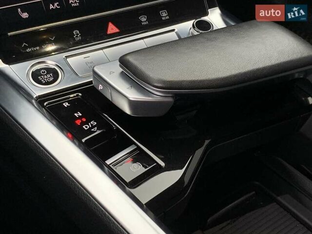 Черный Ауди E-Tron, объемом двигателя 0 л и пробегом 64 тыс. км за 35955 $, фото 63 на Automoto.ua