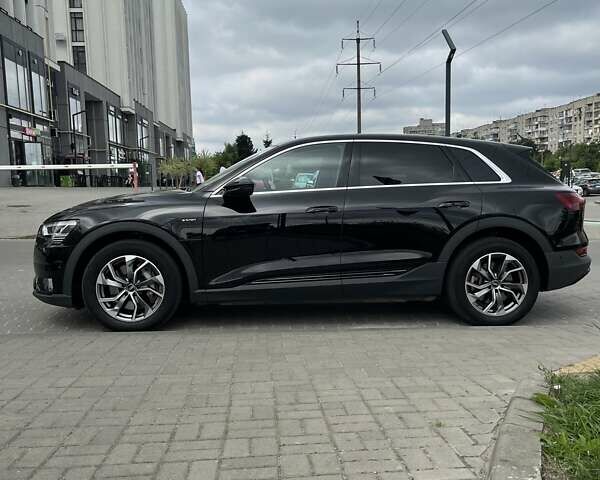 Черный Ауди E-Tron, объемом двигателя 0 л и пробегом 46 тыс. км за 33500 $, фото 1 на Automoto.ua