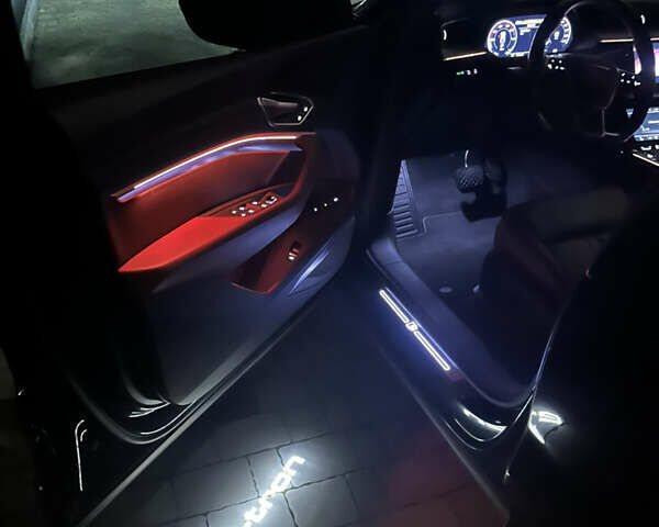 Чорний Ауді E-Tron, об'ємом двигуна 0 л та пробігом 78 тис. км за 42000 $, фото 38 на Automoto.ua