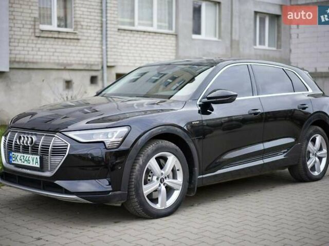 Чорний Ауді E-Tron, об'ємом двигуна 0 л та пробігом 47 тис. км за 32900 $, фото 4 на Automoto.ua