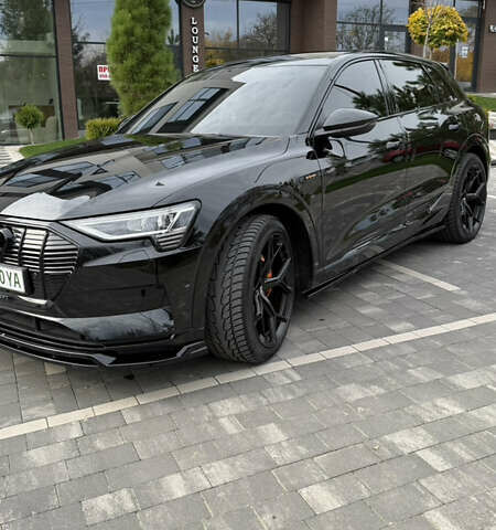 Черный Ауди E-Tron, объемом двигателя 0 л и пробегом 20 тыс. км за 45000 $, фото 3 на Automoto.ua