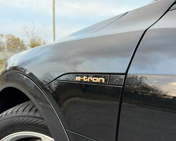 Черный Ауди E-Tron, объемом двигателя 0 л и пробегом 62 тыс. км за 36200 $, фото 10 на Automoto.ua