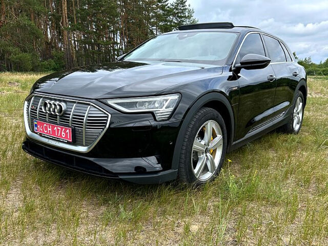 Черный Ауди E-Tron, объемом двигателя 1 л и пробегом 59 тыс. км за 34700 $, фото 3 на Automoto.ua