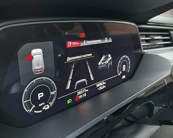Черный Ауди E-Tron, объемом двигателя 0 л и пробегом 28 тыс. км за 39000 $, фото 30 на Automoto.ua