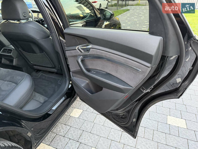 Черный Ауди E-Tron, объемом двигателя 0 л и пробегом 45 тыс. км за 30900 $, фото 33 на Automoto.ua