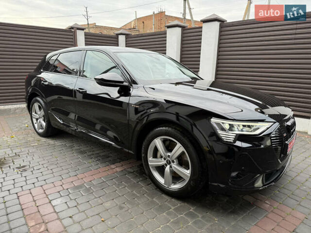 Черный Ауди E-Tron, объемом двигателя 0 л и пробегом 64 тыс. км за 31700 $, фото 1 на Automoto.ua
