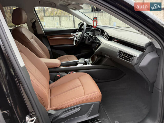 Черный Ауди E-Tron, объемом двигателя 0 л и пробегом 79 тыс. км за 29999 $, фото 22 на Automoto.ua