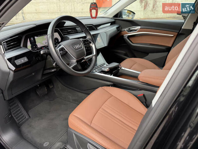 Черный Ауди E-Tron, объемом двигателя 0 л и пробегом 79 тыс. км за 29999 $, фото 52 на Automoto.ua