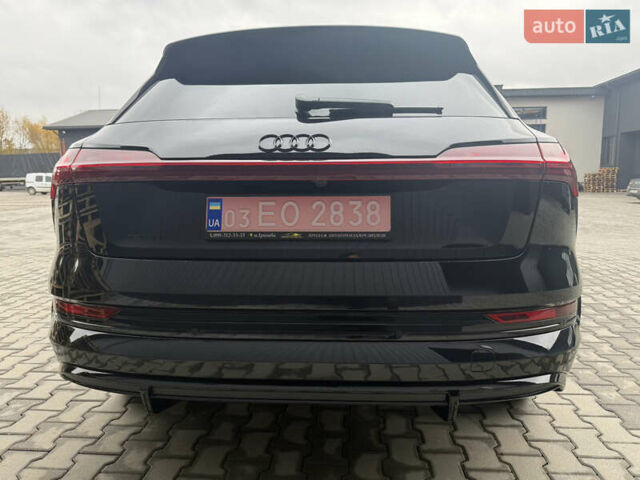 Чорний Ауді E-Tron, об'ємом двигуна 0 л та пробігом 89 тис. км за 35499 $, фото 6 на Automoto.ua