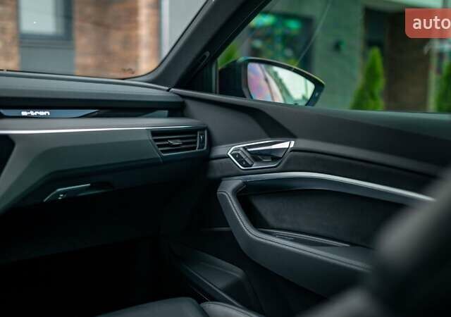 Черный Ауди E-Tron, объемом двигателя 0 л и пробегом 25 тыс. км за 55000 $, фото 45 на Automoto.ua