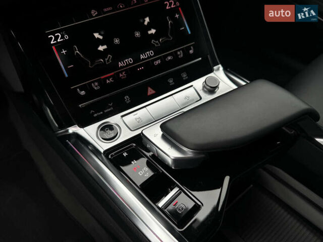 Черный Ауди E-Tron, объемом двигателя 0 л и пробегом 100 тыс. км за 38500 $, фото 31 на Automoto.ua