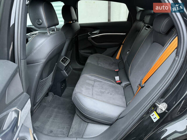 Черный Ауди E-Tron, объемом двигателя 0 л и пробегом 95 тыс. км за 38500 $, фото 24 на Automoto.ua