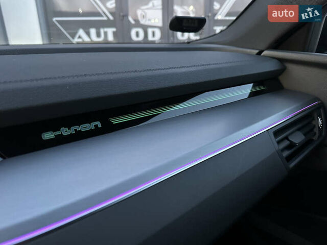 Черный Ауди E-Tron, объемом двигателя 0 л и пробегом 158 тыс. км за 31000 $, фото 71 на Automoto.ua