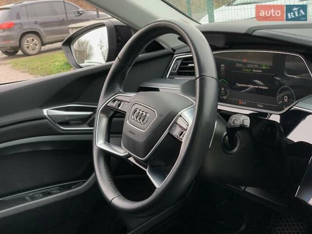 Черный Ауди E-Tron, объемом двигателя 0 л и пробегом 64 тыс. км за 35955 $, фото 41 на Automoto.ua