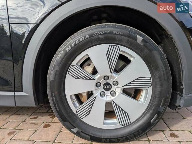 Черный Ауди E-Tron, объемом двигателя 0 л и пробегом 95 тыс. км за 29800 $, фото 16 на Automoto.ua