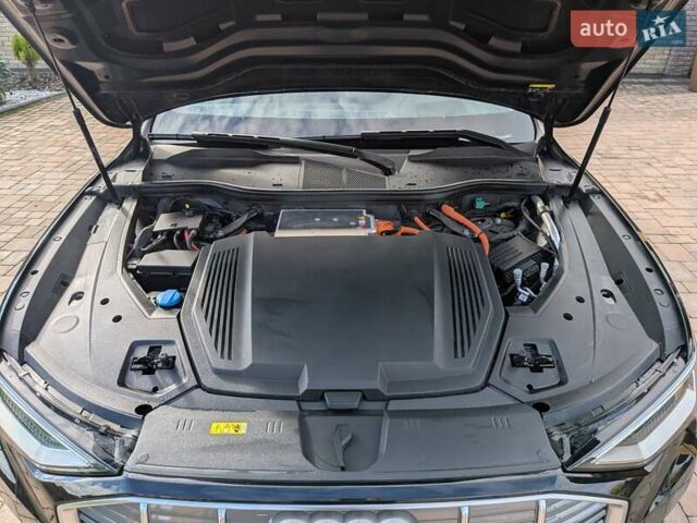 Черный Ауди E-Tron, объемом двигателя 0 л и пробегом 95 тыс. км за 29800 $, фото 75 на Automoto.ua