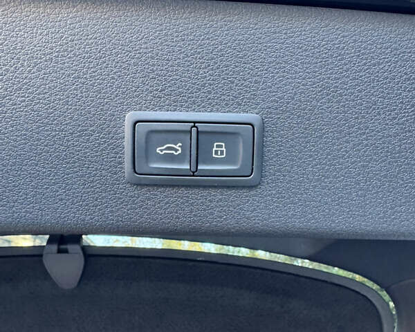 Черный Ауди E-Tron, объемом двигателя 0 л и пробегом 91 тыс. км за 36500 $, фото 36 на Automoto.ua