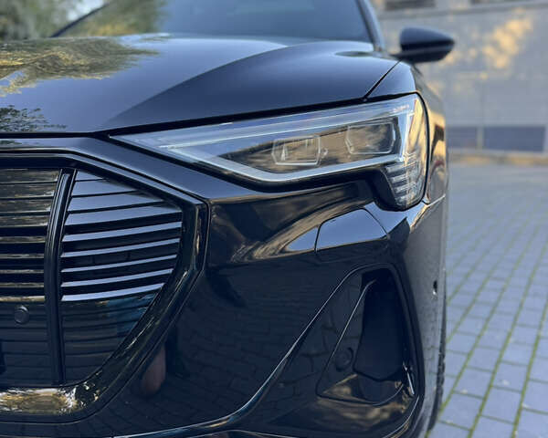 Черный Ауди E-Tron, объемом двигателя 0 л и пробегом 91 тыс. км за 36500 $, фото 6 на Automoto.ua