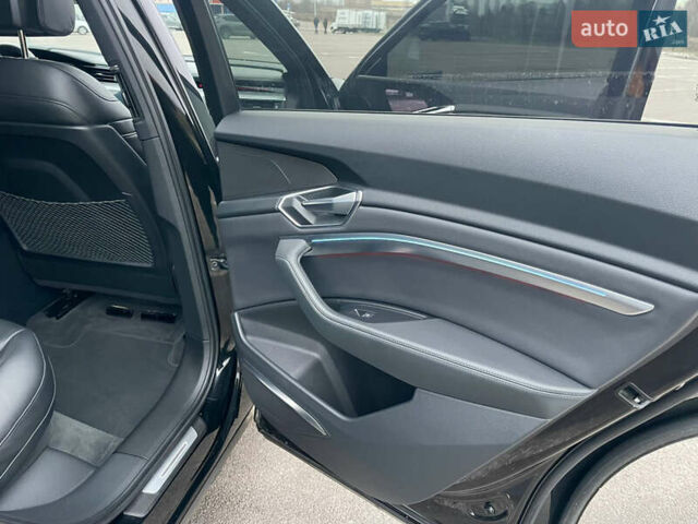 Черный Ауди E-Tron, объемом двигателя 0 л и пробегом 89 тыс. км за 39900 $, фото 31 на Automoto.ua