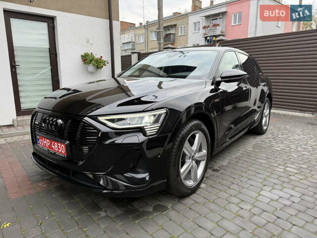 Черный Ауди E-Tron, объемом двигателя 0 л и пробегом 64 тыс. км за 31700 $, фото 6 на Automoto.ua