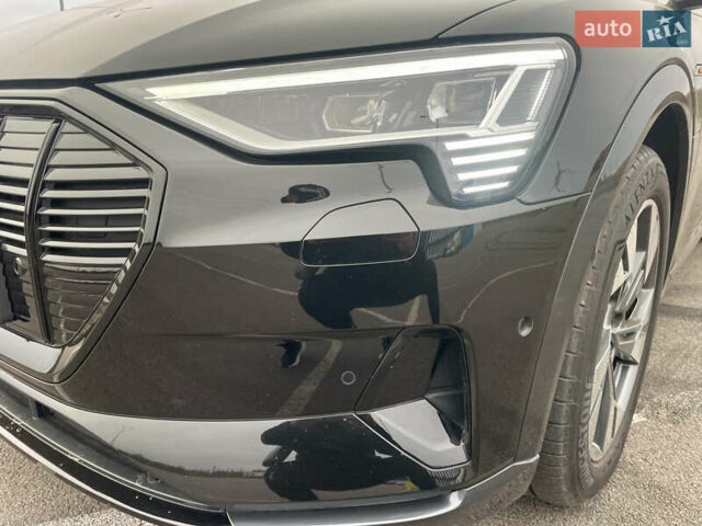Черный Ауди E-Tron, объемом двигателя 0 л и пробегом 39 тыс. км за 39950 $, фото 25 на Automoto.ua