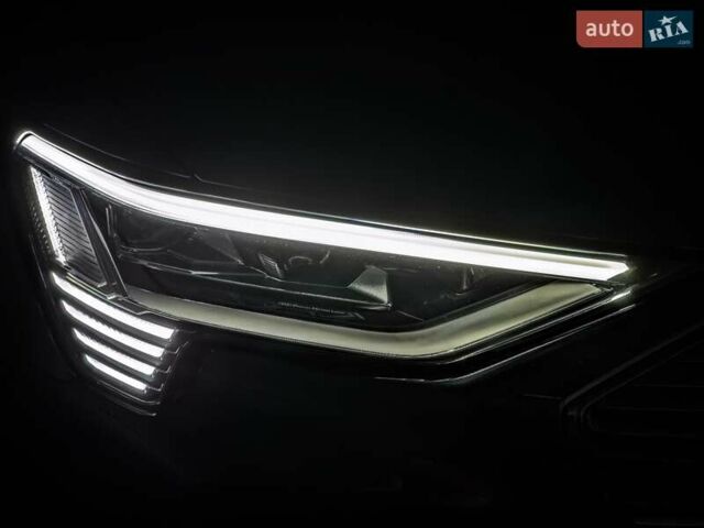 Черный Ауди E-Tron, объемом двигателя 0 л и пробегом 40 тыс. км за 48888 $, фото 56 на Automoto.ua