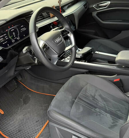 Черный Ауди E-Tron, объемом двигателя 0 л и пробегом 20 тыс. км за 45000 $, фото 16 на Automoto.ua