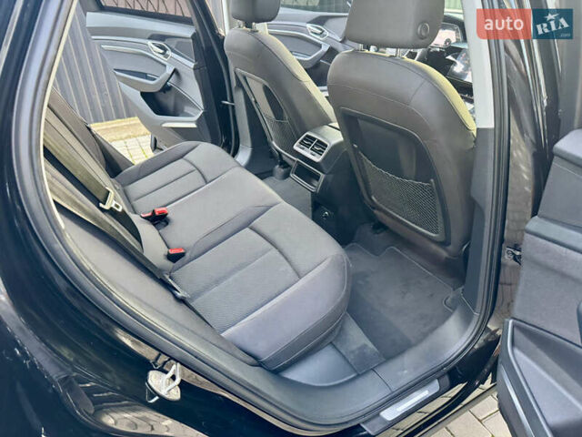 Черный Ауди E-Tron, объемом двигателя 0 л и пробегом 97 тыс. км за 30900 $, фото 49 на Automoto.ua