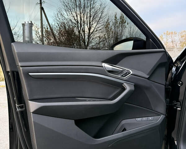 Черный Ауди E-Tron, объемом двигателя 0 л и пробегом 62 тыс. км за 36200 $, фото 13 на Automoto.ua