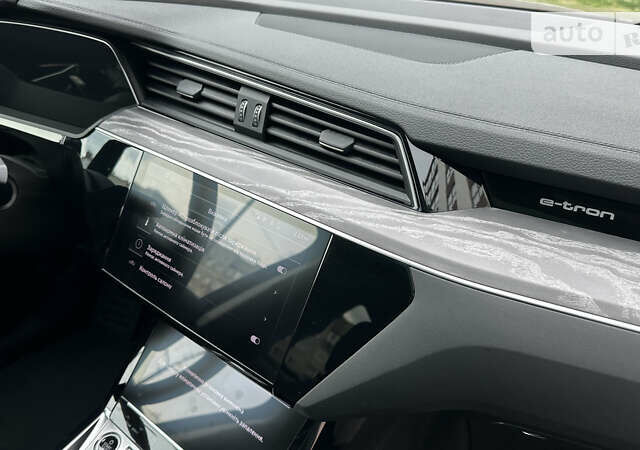 Черный Ауди E-Tron, объемом двигателя 0 л и пробегом 53 тыс. км за 42000 $, фото 38 на Automoto.ua
