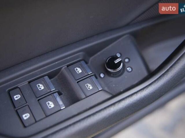 Черный Ауди E-Tron, объемом двигателя 0 л и пробегом 45 тыс. км за 32900 $, фото 28 на Automoto.ua